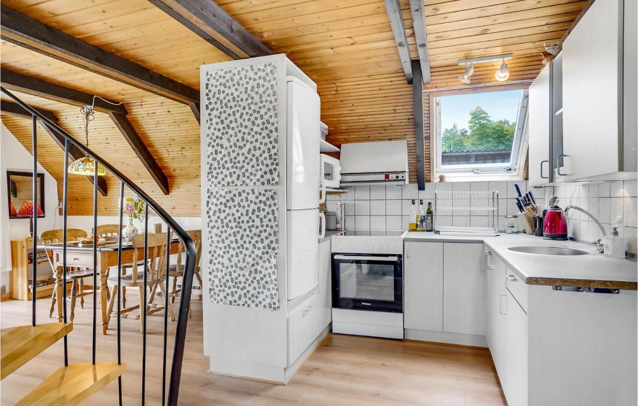 Amazing Home In Logstrup With Kitchen Екстер'єр фото